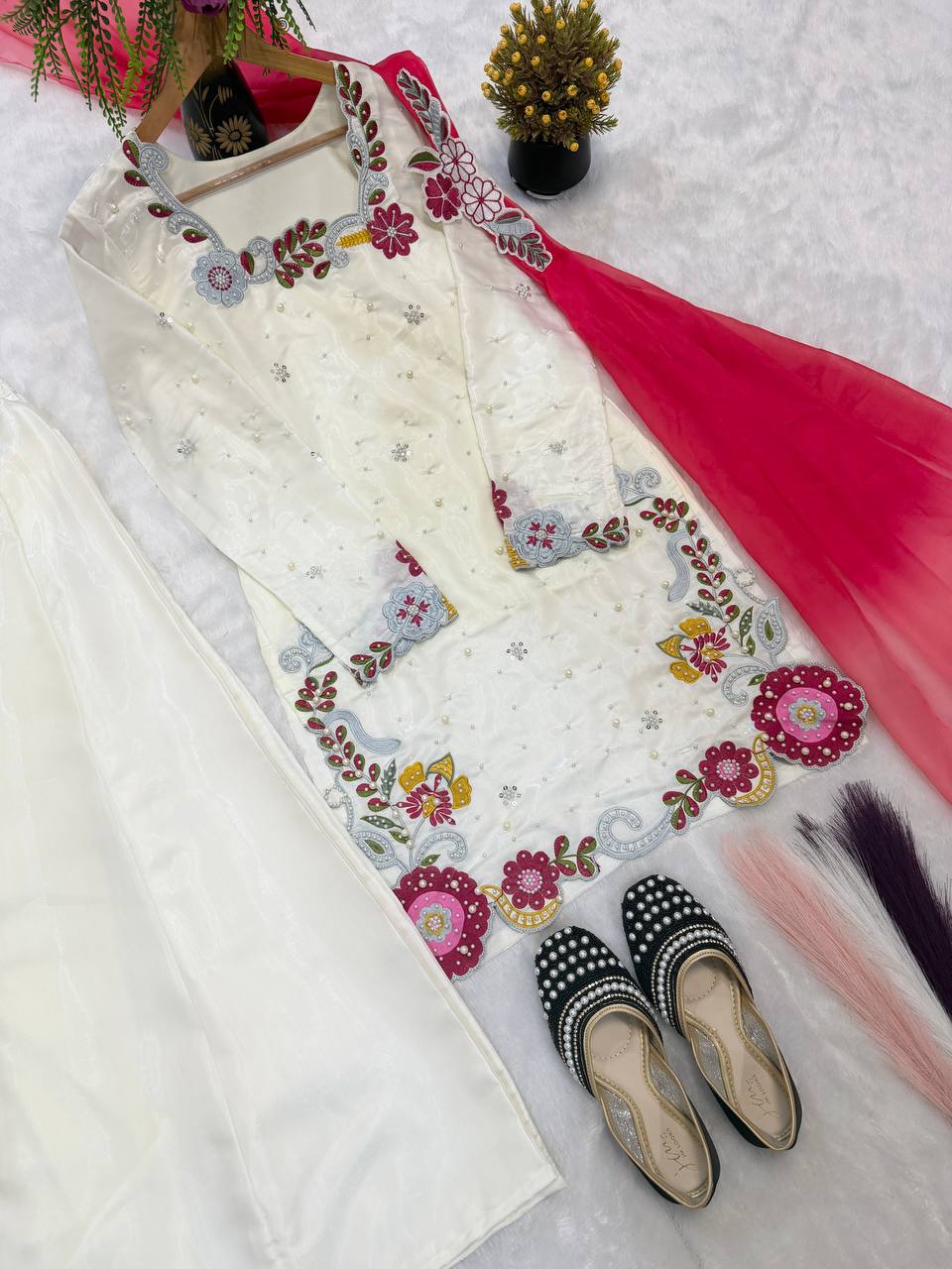 Neo-Classic Ivory Appliqué Set